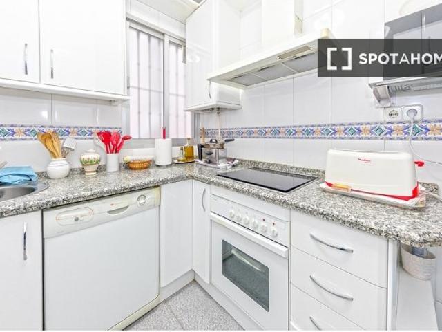 Apartamento en alquiler en Sevilla, Cruz Roja-Capuchinos