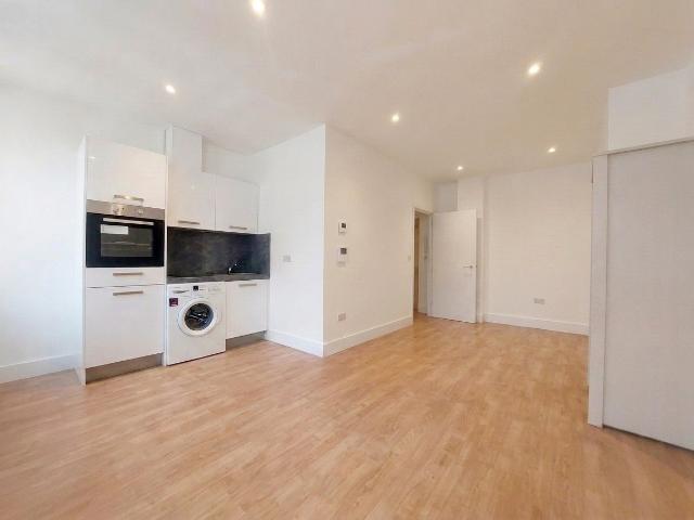 Apartment for rent in Elstree and Borehamwood, Borehamwood