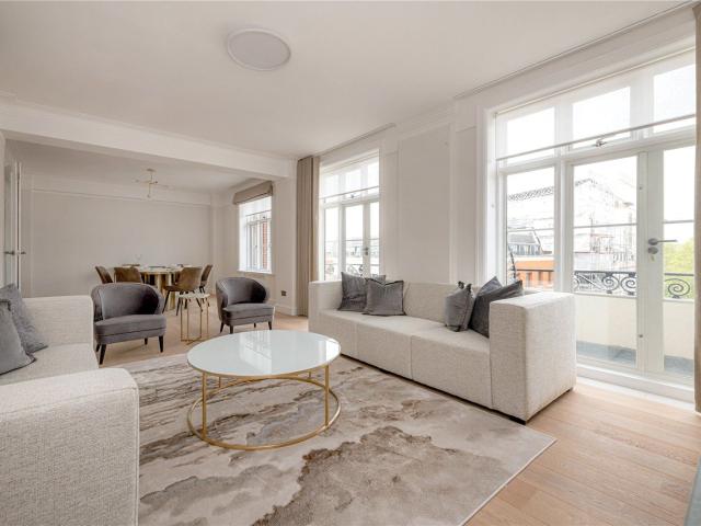 Apartment for rent in Mayfair, Greater London