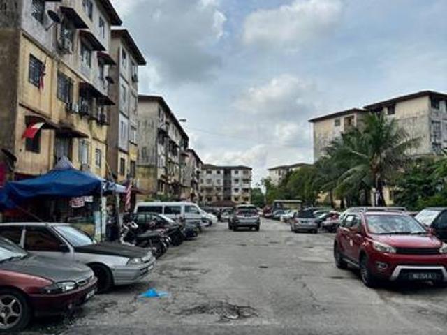 Flat for sale in Petaling, Subang Jaya
