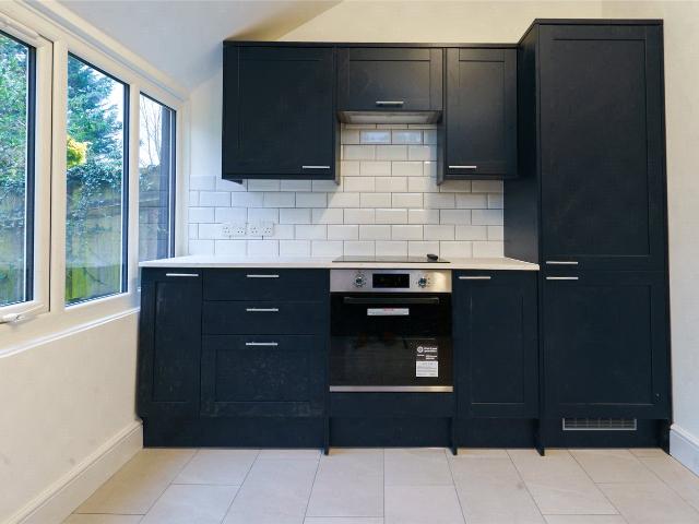 Apartment for rent in Manor Park, Greater London