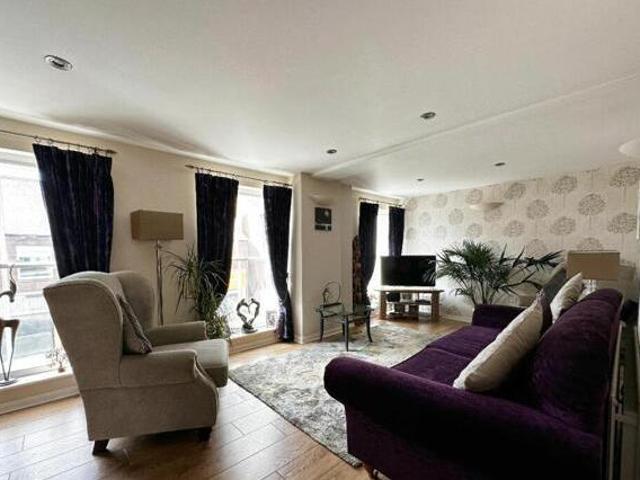 House for sale in Green Close, Warwickshire