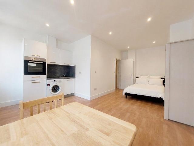 Apartment for rent in Elstree and Borehamwood, Borehamwood