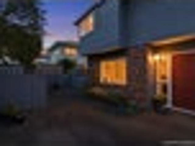 Townhouse for sale in Paraparaumu, Wellington