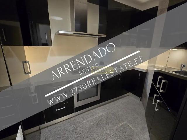 Estúdio alugar em Centro Urbano Comercial de Carcavelos, Cascais