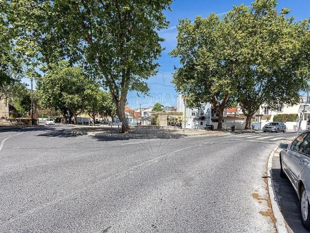 Estúdio alugar em Quinta da Portela, Belas