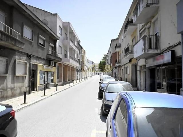 Apartamento alugar em Bairro Ferroviário, Barreiro e Lavradio