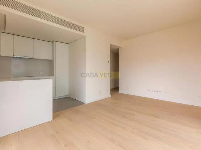 Apartamento alugar em Avenidas Novas, Lisboa