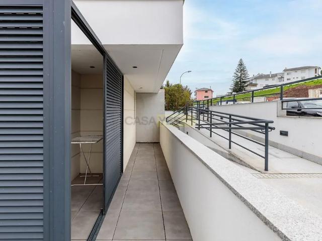 Apartamento alugar em Núcleo Urbano Histórico de Barcarena, Oeiras