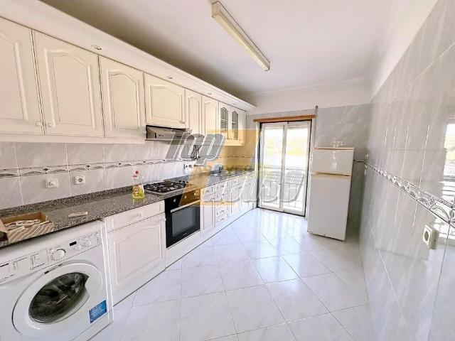 Apartamento alugar em Almada, Setúbal