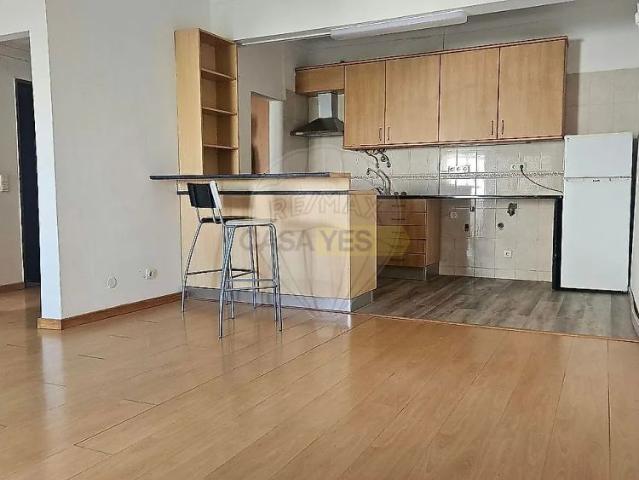 Apartamento alugar em Vale Linhoso, Almada