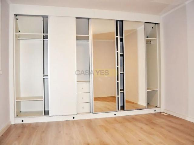 Apartamento alugar em Coimbra (Sé Nova, Santa Cruz, Almedina e São Bartolomeu), Coimbra