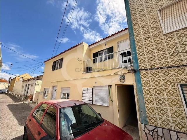 Apartamento alugar em Santiago Dos Velhos, Lisboa