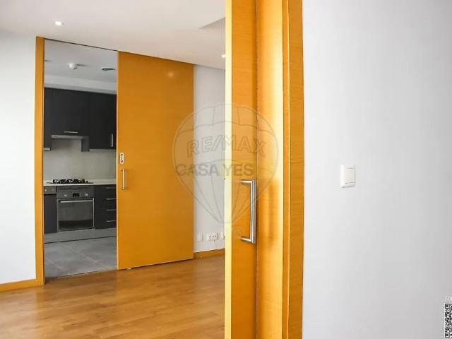 Apartamento alugar em Santiago Dos Velhos, Lisboa