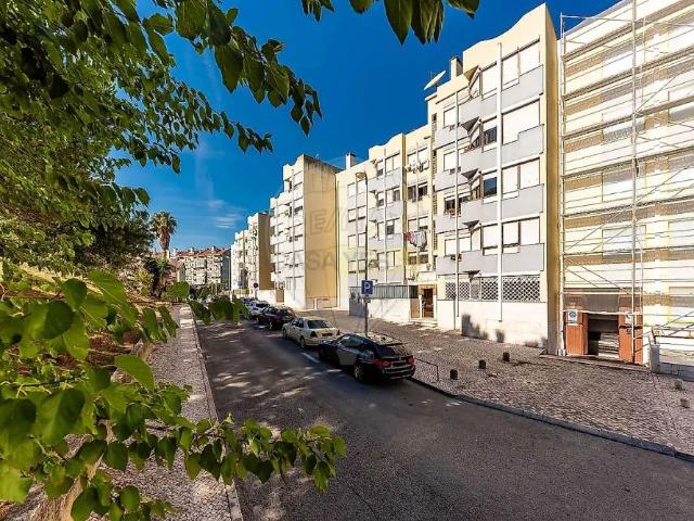 Apartamento alugar em Santa Clara, Lisboa