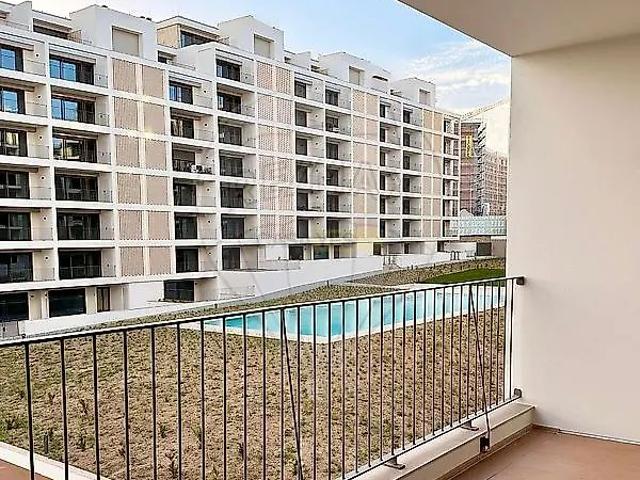 Apartamento alugar em Santiago Dos Velhos, Lisboa