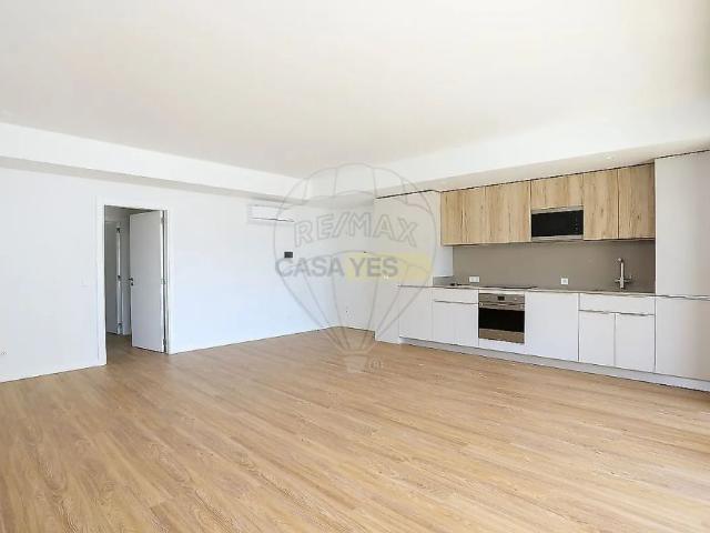 Apartamento alugar em Santo António dos Cavaleiros e Frielas, Loures