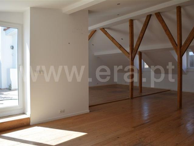 Apartamento alugar em Núcleo Urbano Histórico de Oeiras, Oeiras