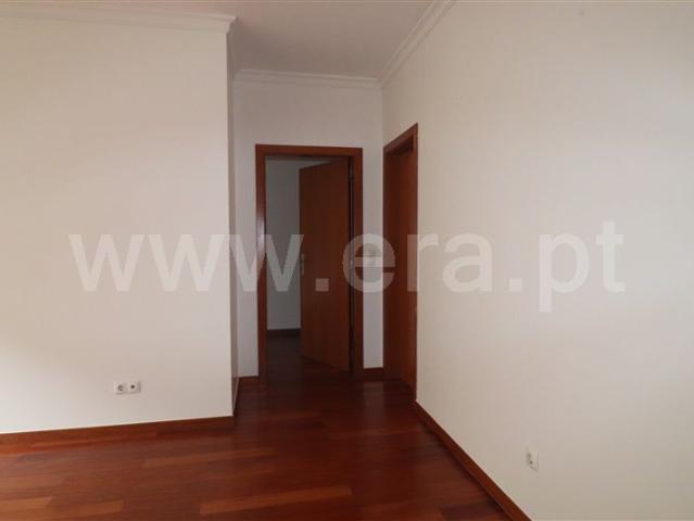 Apartamento alugar em Azenha, Santa Cruz