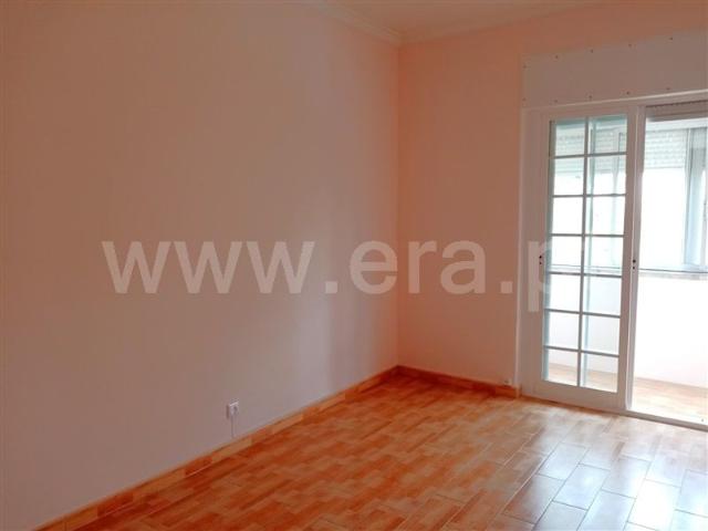 Apartamento alugar em Bairro da Serafina, Lisboa