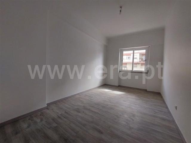 Apartamento alugar em Alto da Cova da Moura, Amadora