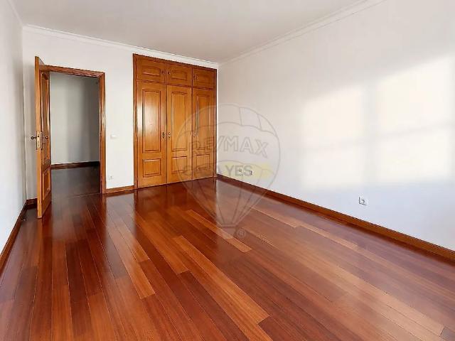 Apartamento alugar em Núcleo Urbano Histórico de Oeiras, Oeiras