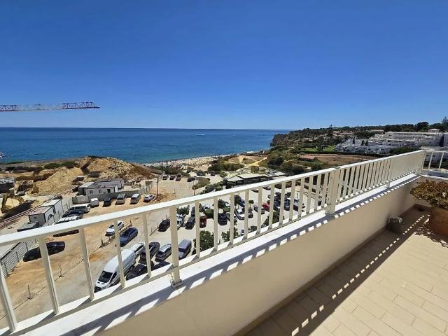 Apartamento alugar em Armação De Pêra, Faro