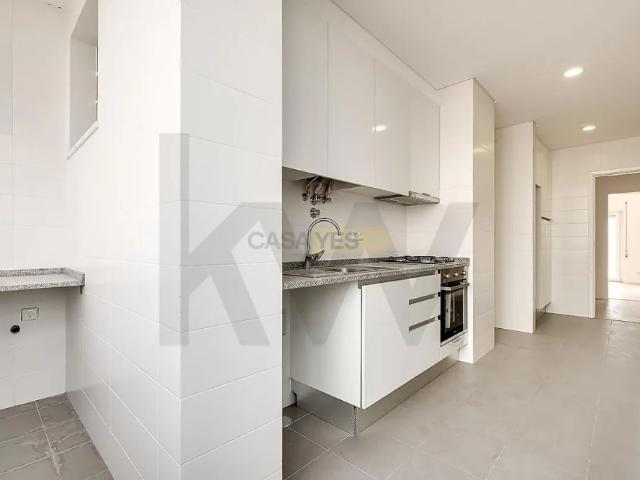 Apartamento alugar em Bairro Andrade, Lisboa