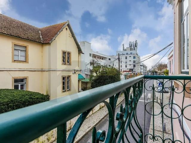 Apartamento alugar em Centro Urbano Comercial de Carcavelos, Cascais