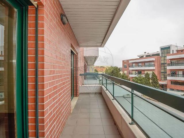 Apartamento alugar em Gandarela, Oeiras