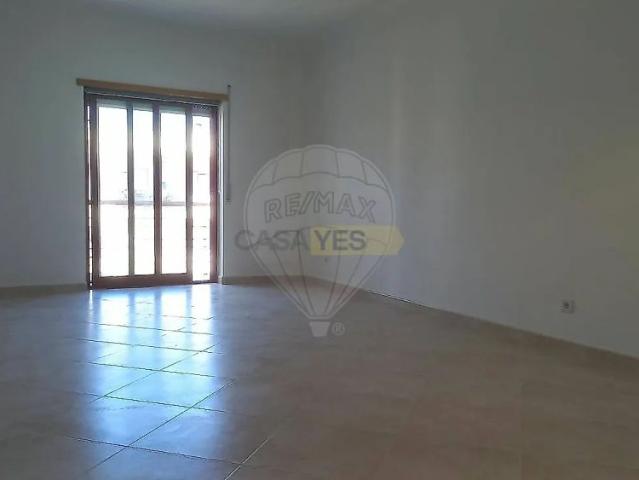 Apartamento alugar em Vale Linhoso, Almada