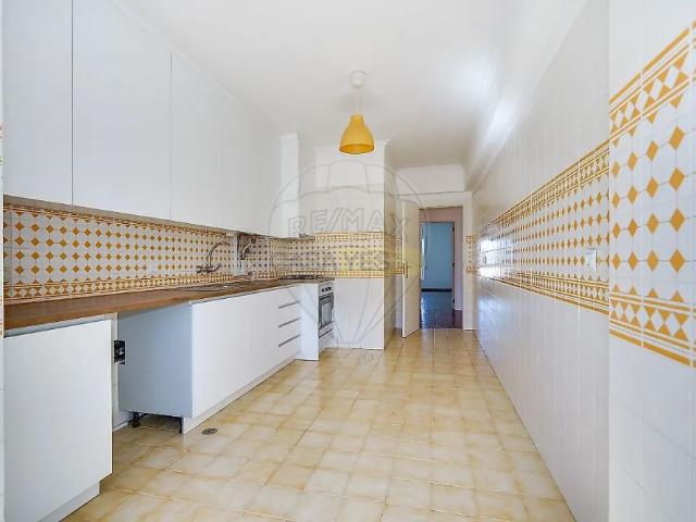 Apartamento alugar em Urbanização das Sapateiras, Loures