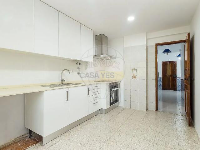 Apartamento alugar em Massamá, Massamá e Monte Abraão