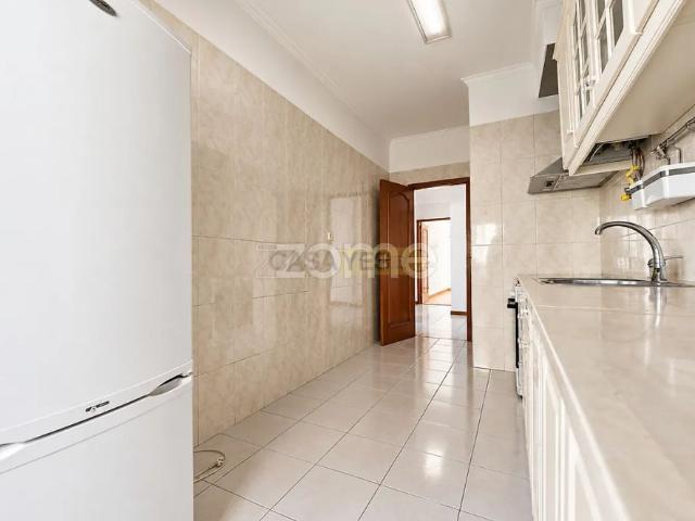 Apartamento alugar em Casal do Chapim, Odivelas