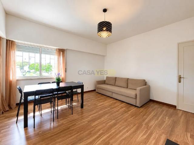 Apartamento alugar em Núcleo Urbano Histórico de Oeiras, Oeiras