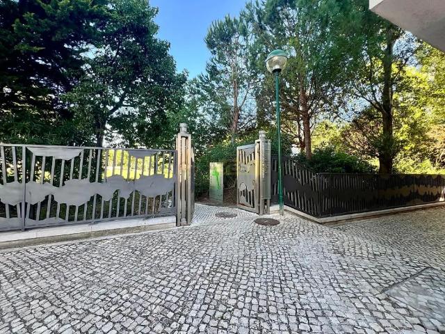 Apartamento alugar em Núcleo Urbano Histórico de Oeiras, Oeiras