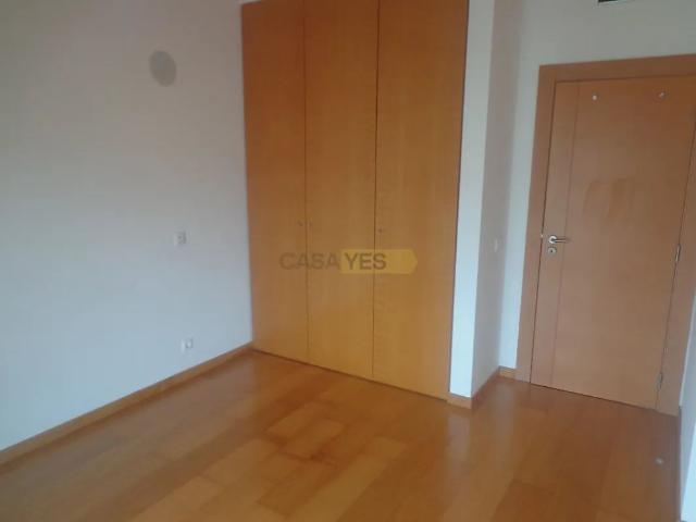 Apartamento alugar em Bairro da Fonte Longa, Sintra