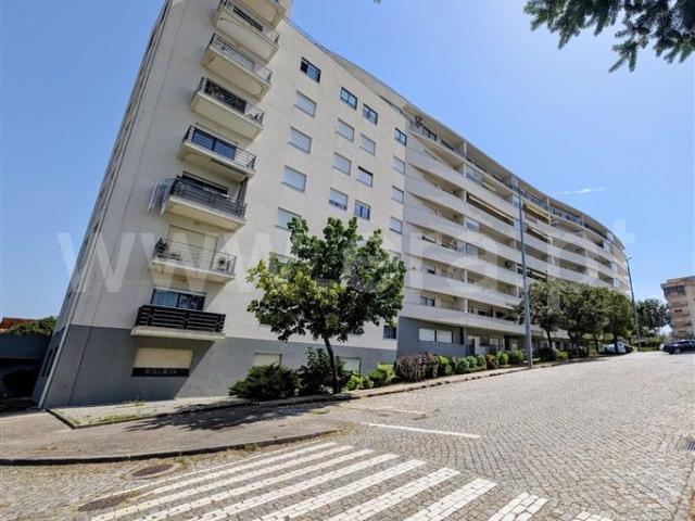Apartamento alugar em Conjunto Urbano da Ribeira, Porto