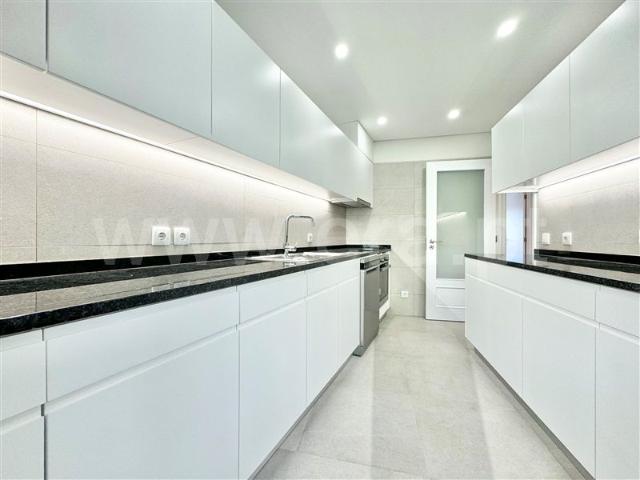 Apartamento alugar em Porto, Lordelo Do Ouro