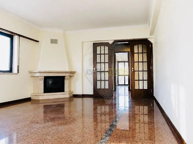 Apartamento alugar em Alfragide, Amadora