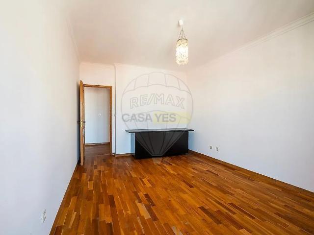 Apartamento alugar em Quinta Grande, Amadora