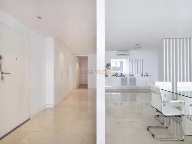 Apartamento alugar em Núcleo Urbano Histórico de Oeiras, Oeiras