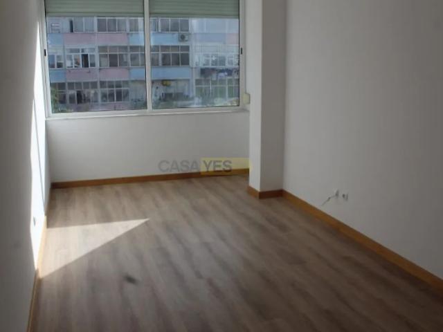 Apartamento alugar em Cova da Piedade, Almada
