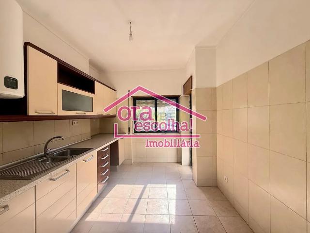 Apartamento alugar em Bairro dos Corticeiros, Seixal