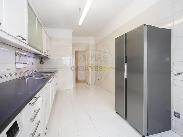 Apartamento alugar em Carnide, Lisboa