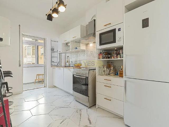 Apartamento alugar em Laranjeiras, Almada