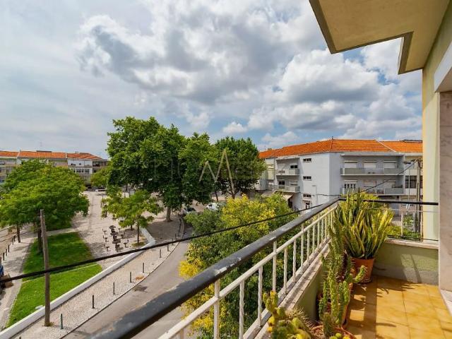 Apartamento alugar em Cova da Piedade, Almada