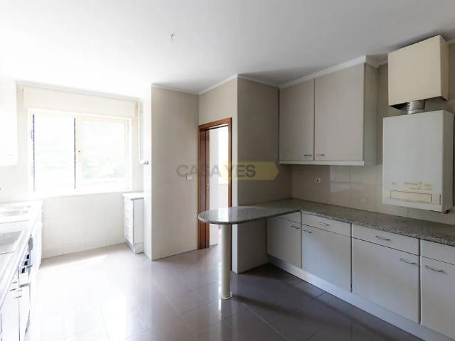 Apartamento alugar em Porto, Lordelo Do Ouro