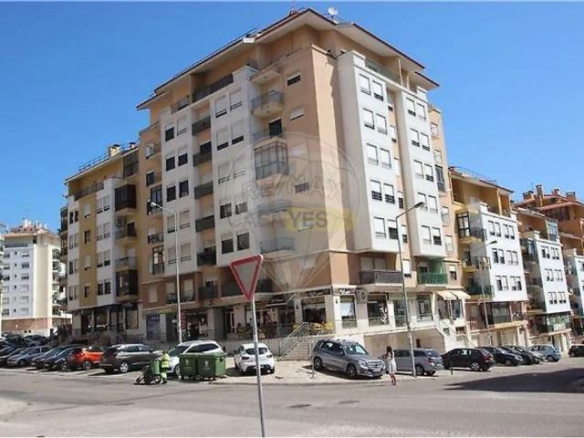 Apartamento alugar em Belas, Lisboa