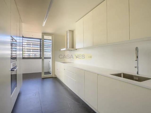 Apartamento alugar em Pereiró, Porto